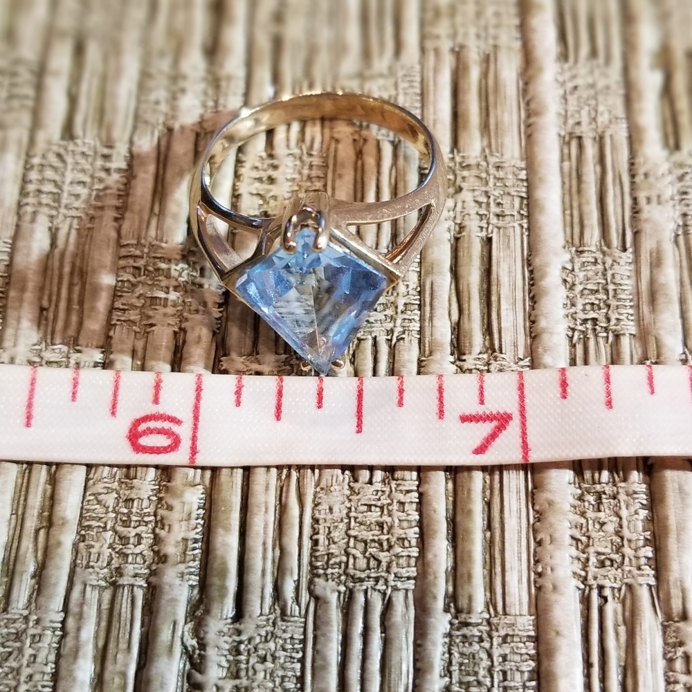 Blue Topaz over 5 carat 10k gold ring - Picture 7 of 10